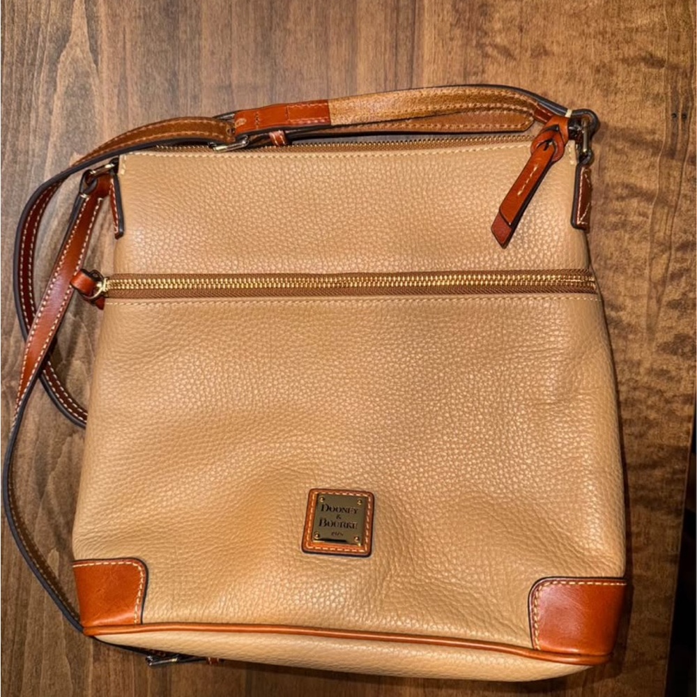 NWOT Dooney and Burke Pebble Leather Double zip crossbody